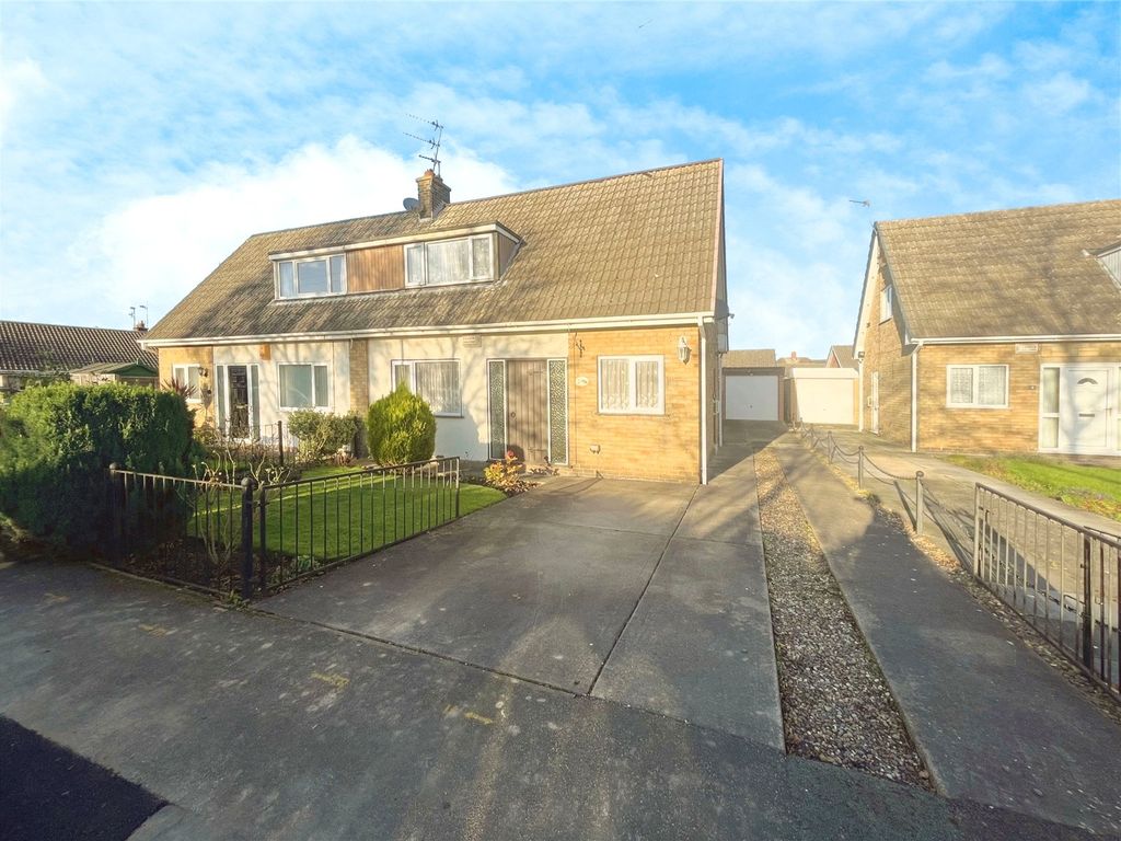 3 bed semidetached house for sale in Kennedy Drive, Goole DN14, £