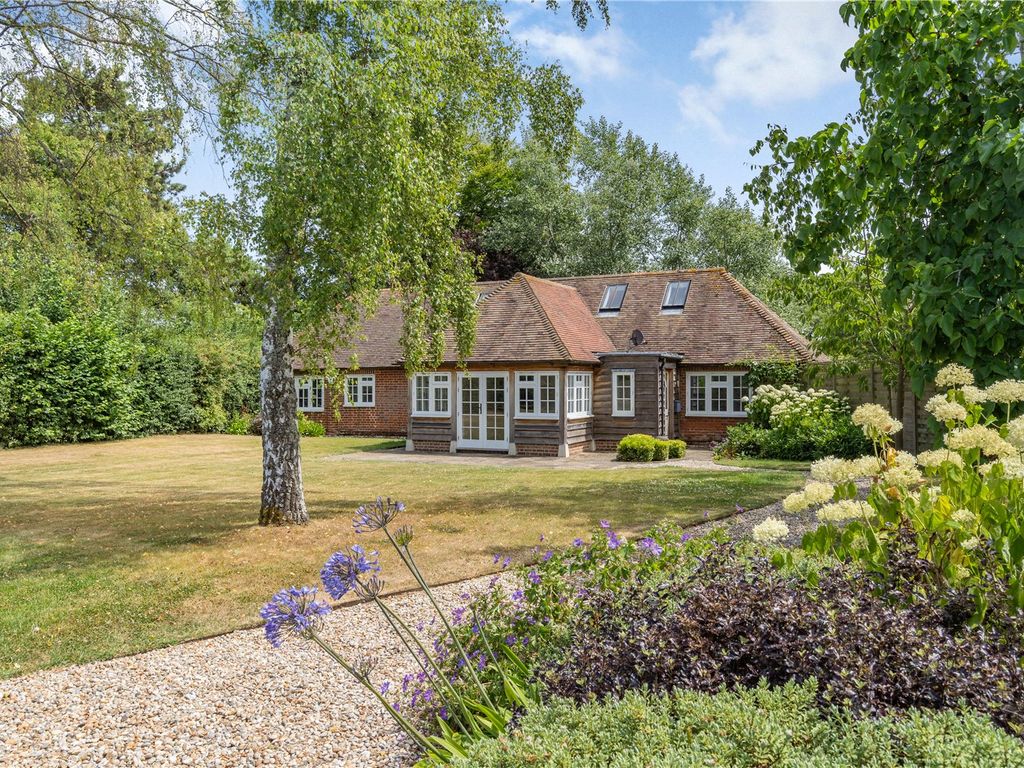 4 bed detached house to rent in Lower Hardres, Canterbury CT4, £2,200