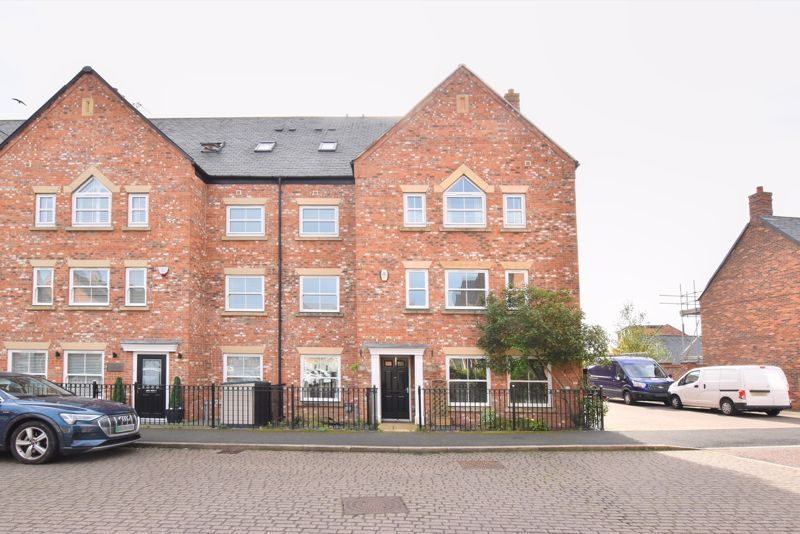 7 bed town house for sale in Netherwitton Way, Gosforth, Newcastle Upon