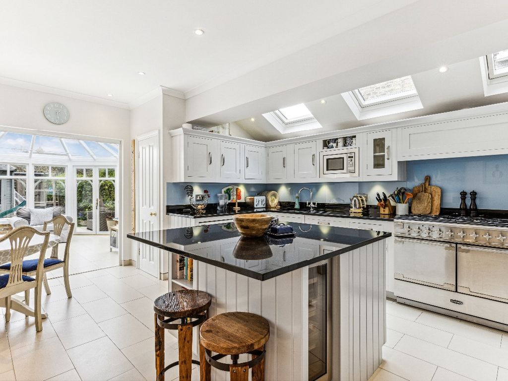 4 bed terraced house for sale in Grosvenor Avenue, London SW14, £