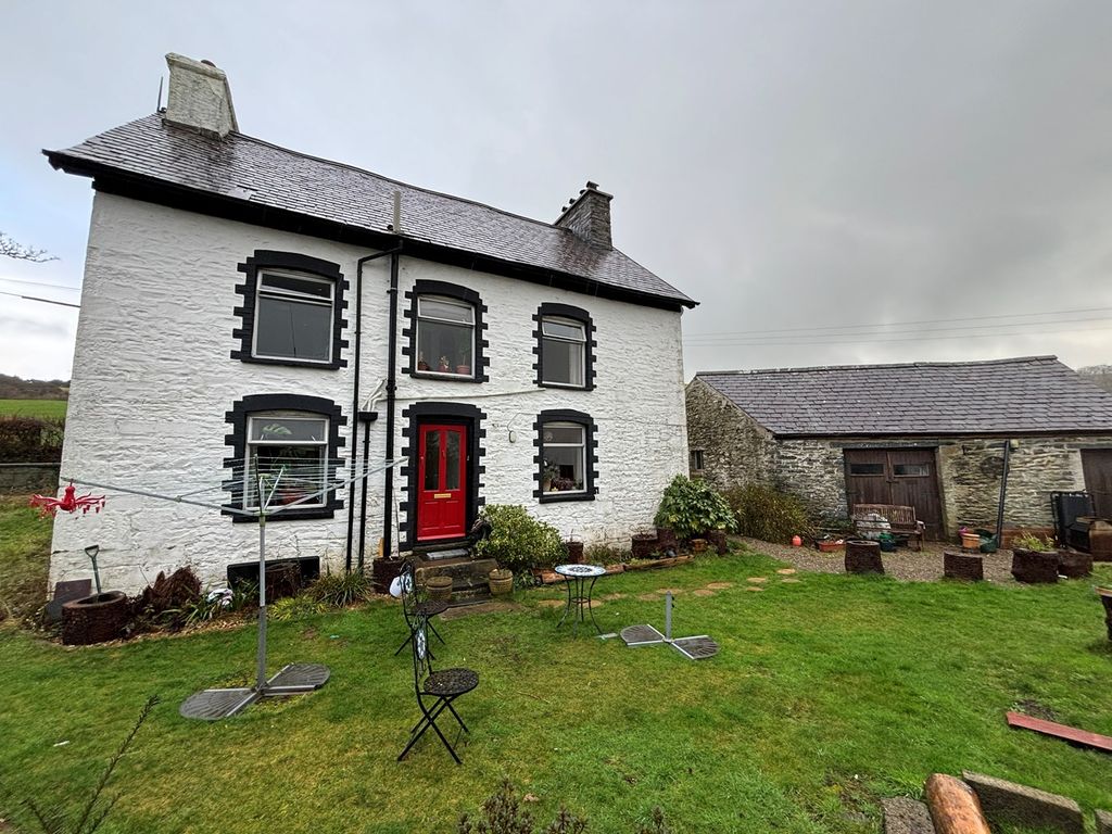 4 bed detached house for sale in Dewi Road, Tregaron SY25, £299,950