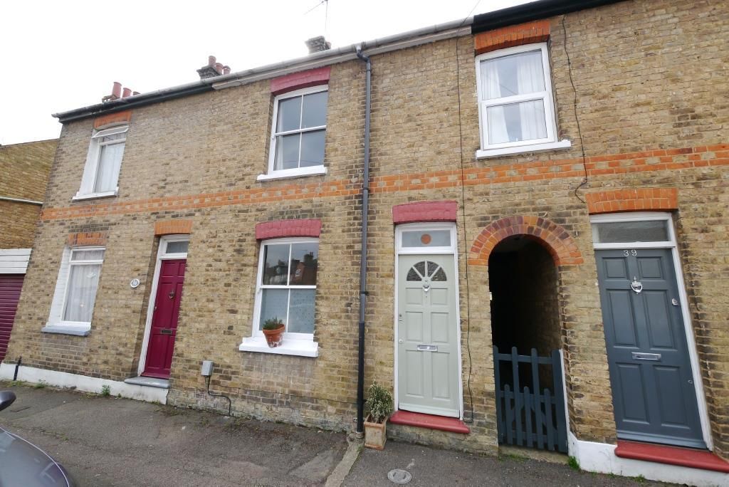 3 bed terraced house to rent in Molewood Road, Hertford SG14, £1,650