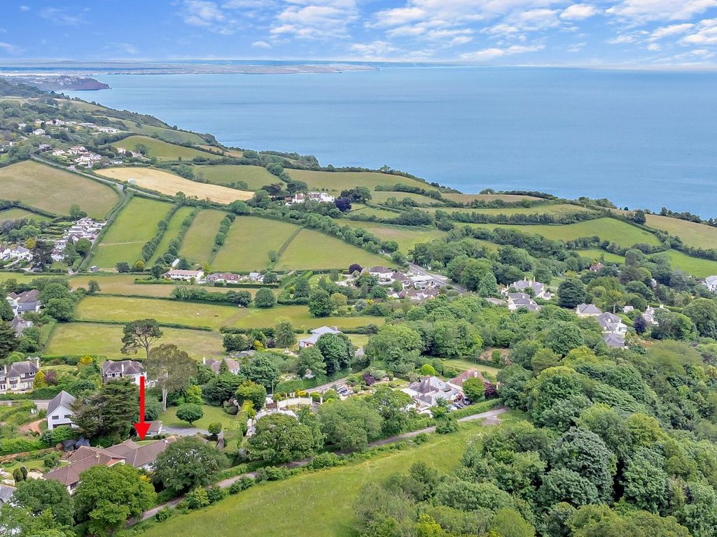 5 bed detached house for sale in Sladnor Park Road,