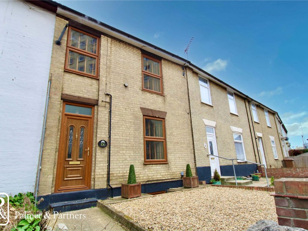 3 bed terraced house for sale in Norwich Road, Ipswich, Suffolk IP1