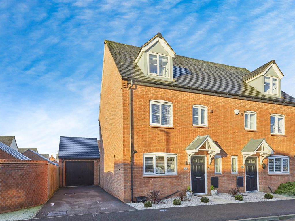 4 bed semidetached house for sale in Kimbolton Way, Boulton Moor