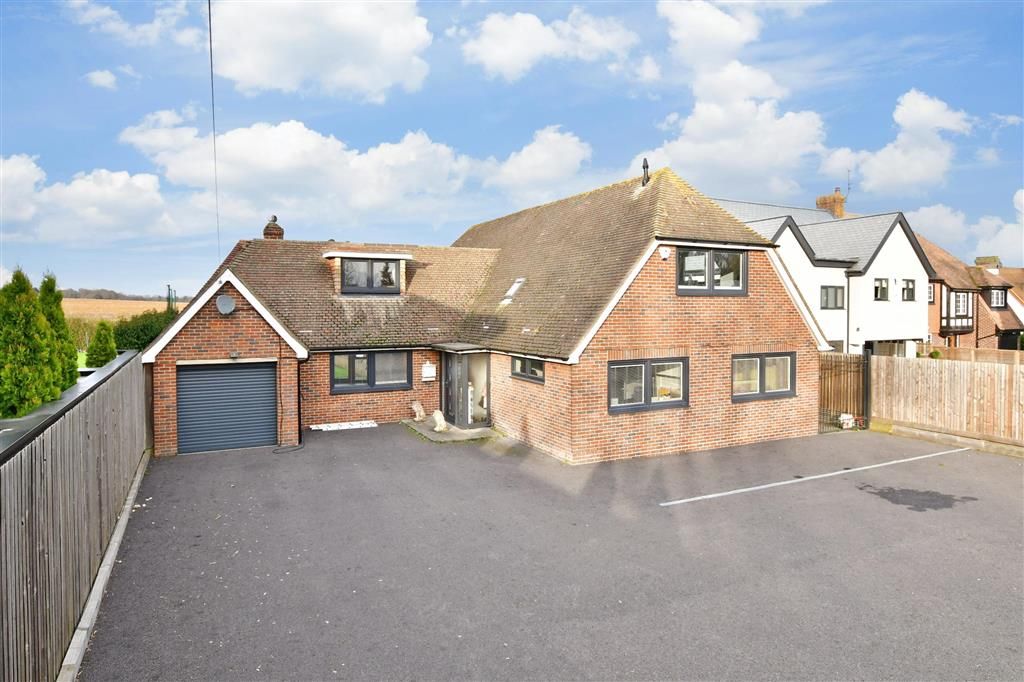 6 bed chalet for sale in Watling Street, Rochester, Kent ME2, £