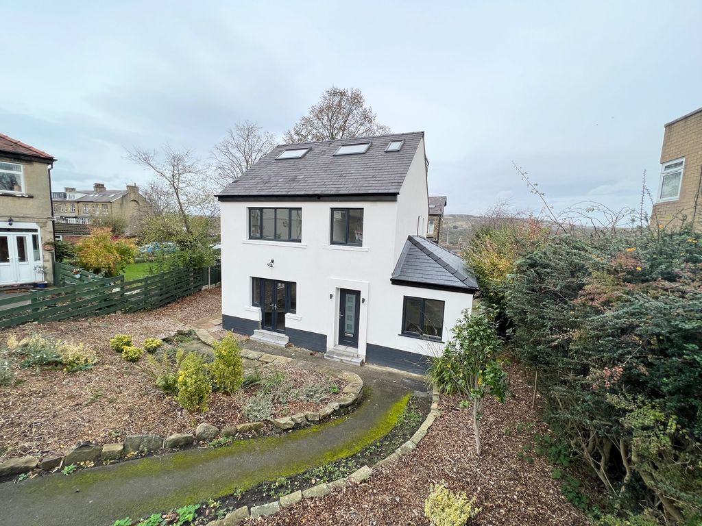 4 bed detached house for sale in Fern Hill Grove, Moorhead Shipley, West Yorkshire BD18 Zoopla