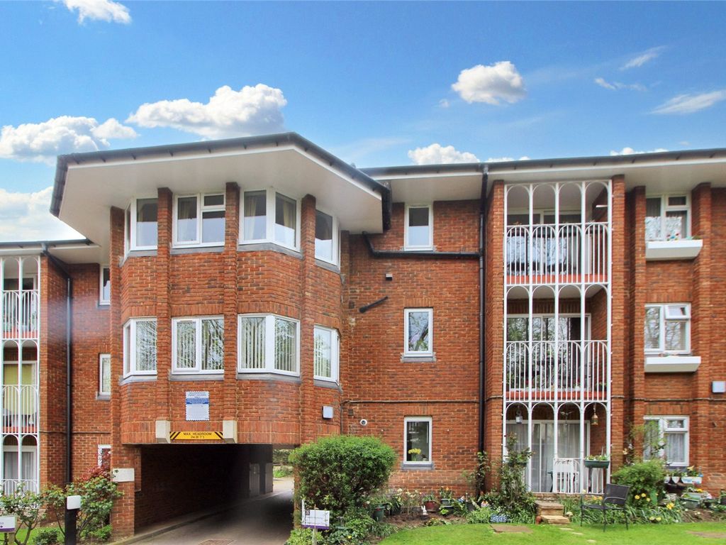 2 bed property for sale in Cavell Drive, Enfield, Middlesex EN2, £