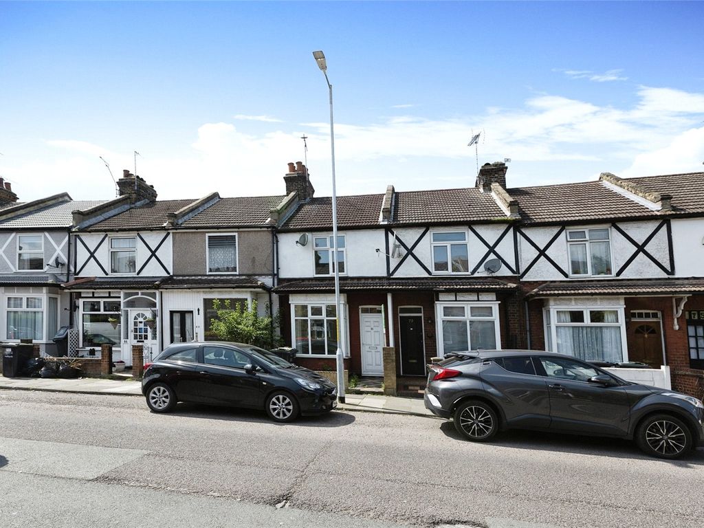 2 bed terraced house to rent in Singlewell Road, Gravesend, Kent DA11