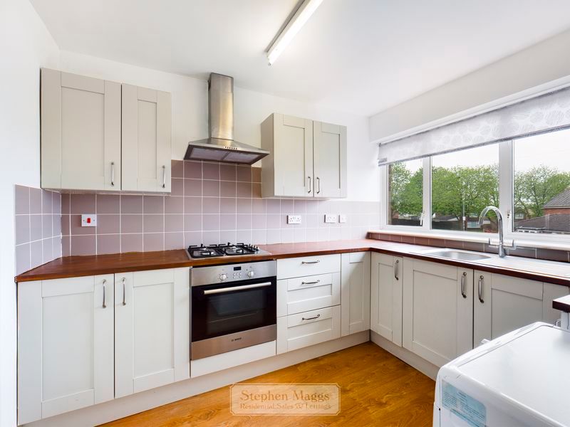 3 bed semidetached house for sale in Court Farm Road, Whitchurch