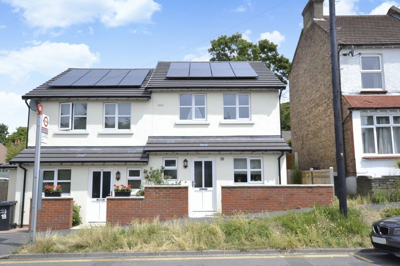 3 bed semidetached house to rent in Stoats Nest Road, Coulsdon CR5, £