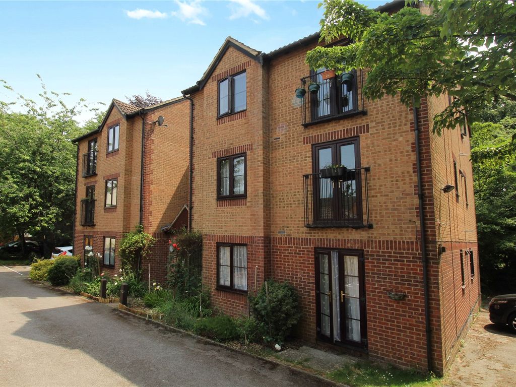 1 bed flat for sale in Gander Drive, Basingstoke, Hampshire RG24 Zoopla