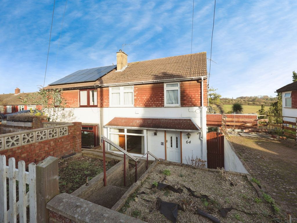 3 bed semidetached house for sale in Lynton Road, Chesham HP5, £