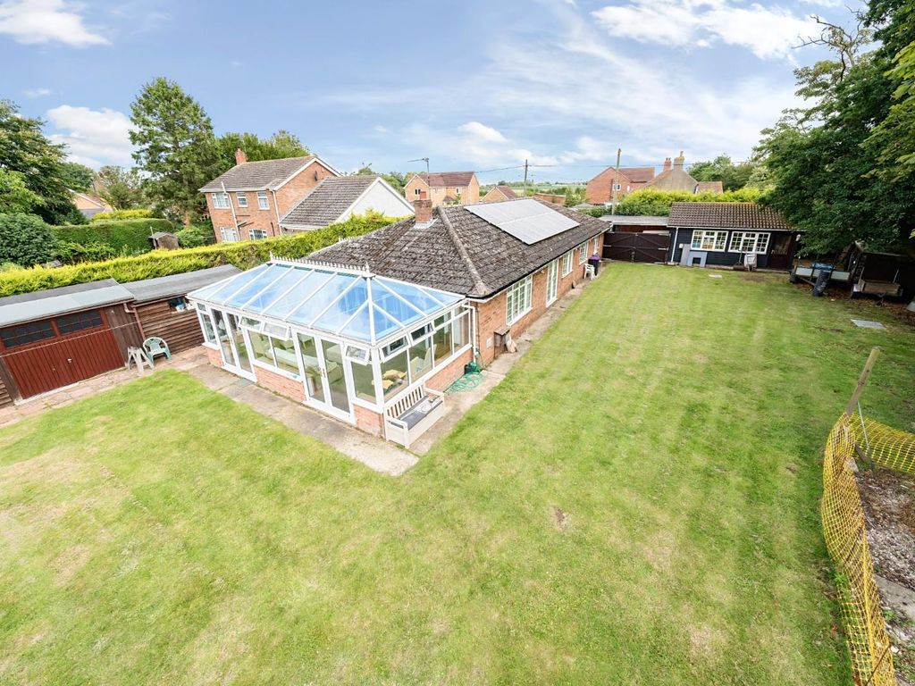 6 bed detached bungalow for sale in Gattington Park, Dogdyke, Lincoln