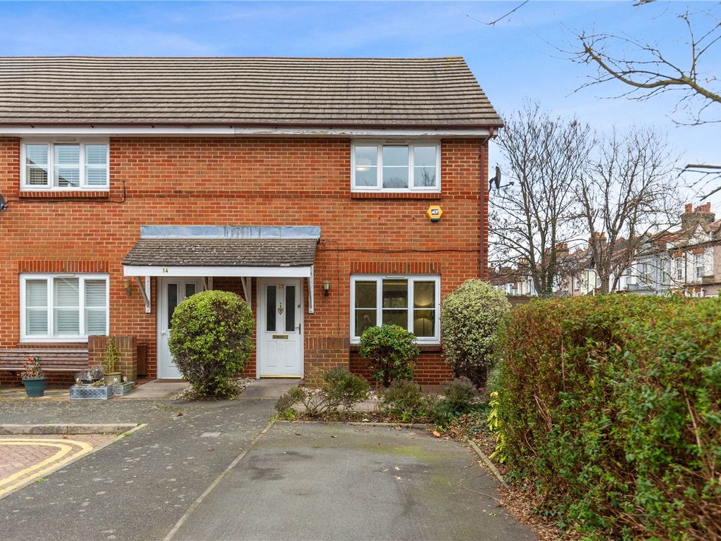 3 bed detached house for sale in Pearce Close, Mitcham CR4 Zoopla