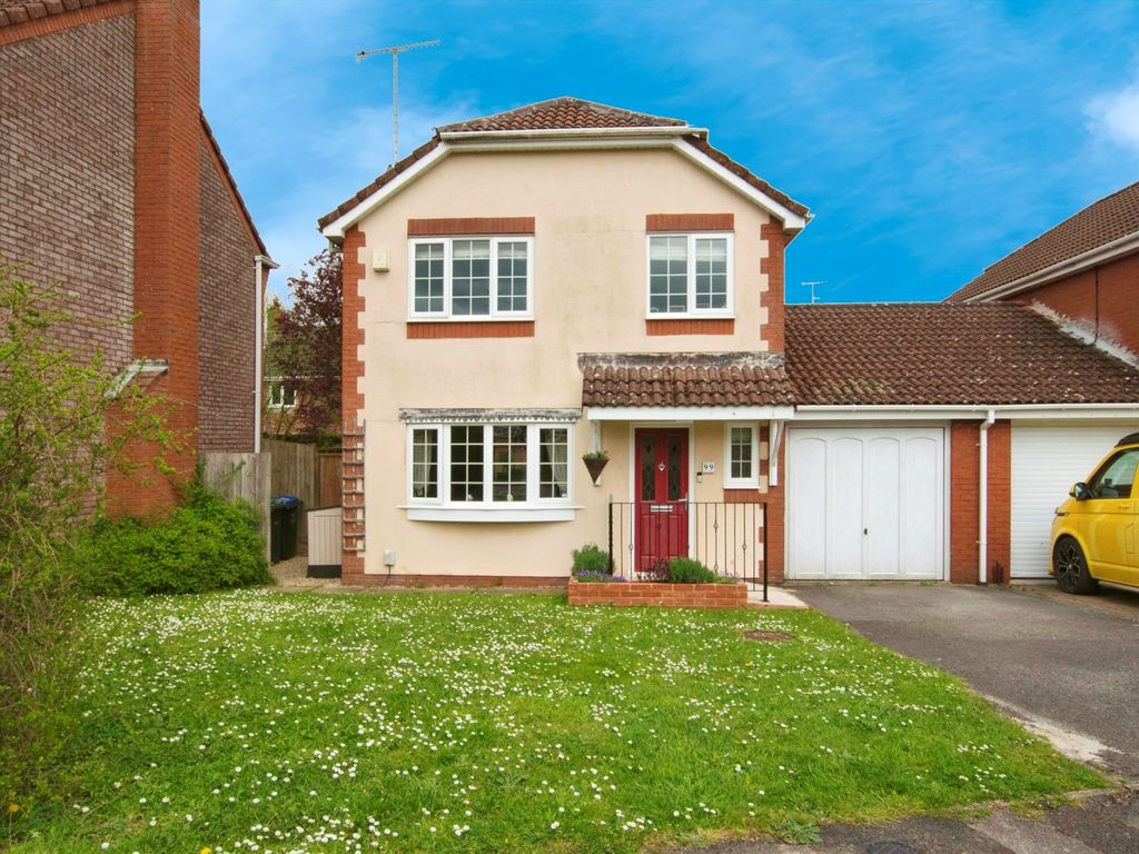 4 bed detached house for sale in Avondown Road, Durrington, Salisbury