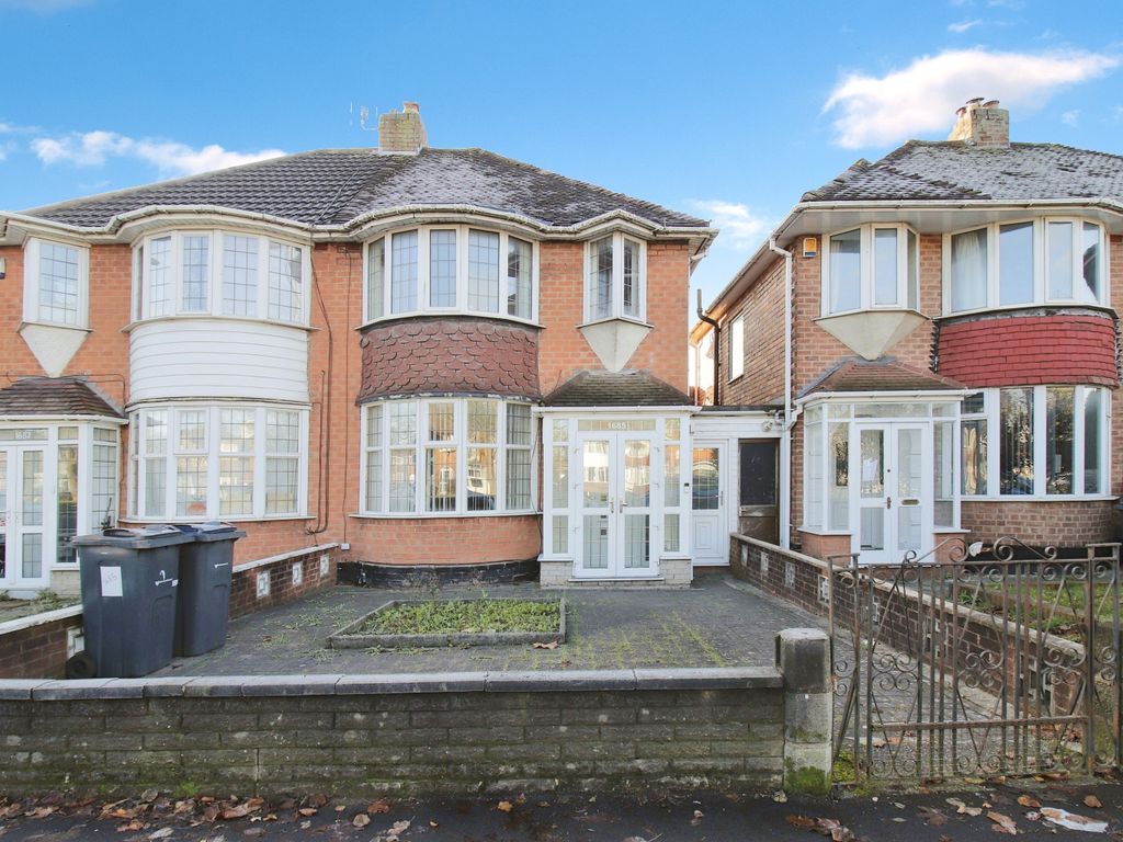 3 bed semidetached house for sale in Coventry Road, Birmingham B26, £