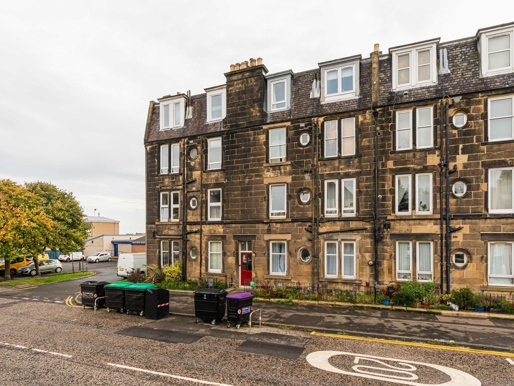 1 bed flat for sale in 107/16 Granton Road, Edinburgh EH5, £150,000