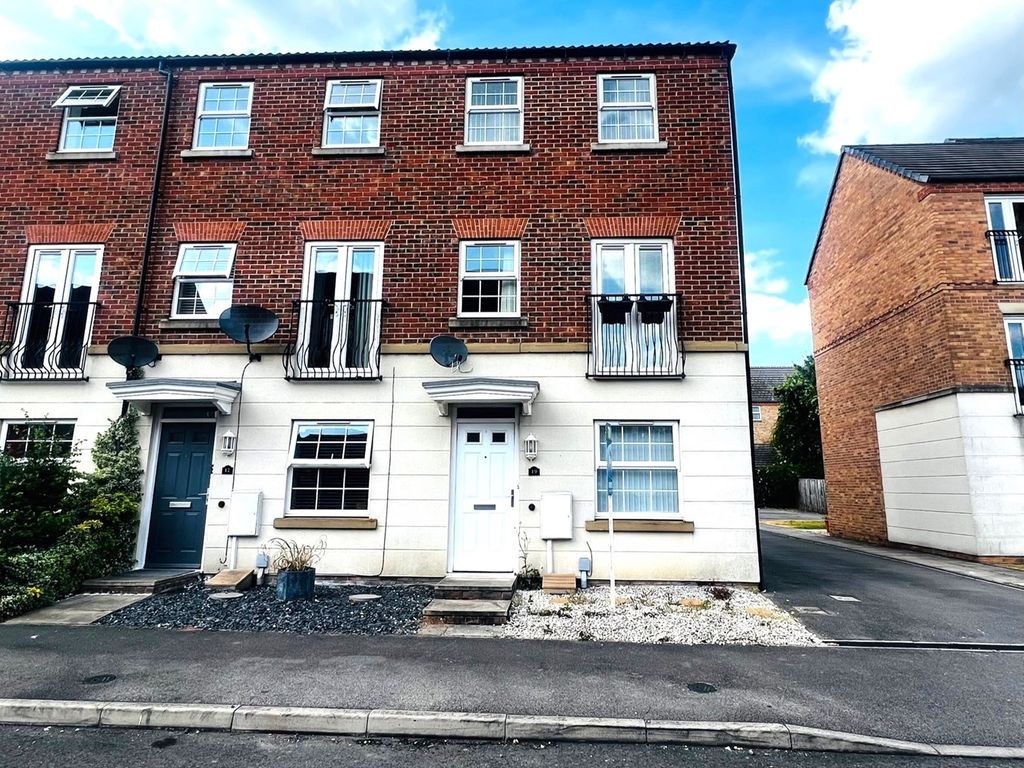 4 bed terraced house to rent in Denbigh Avenue, Worksop S81, £875 pcm