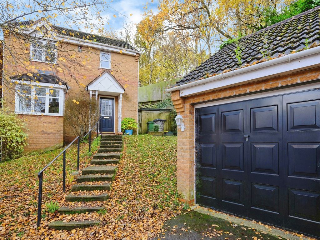 3 bed detached house for sale in Mallory Close, Chesterfield