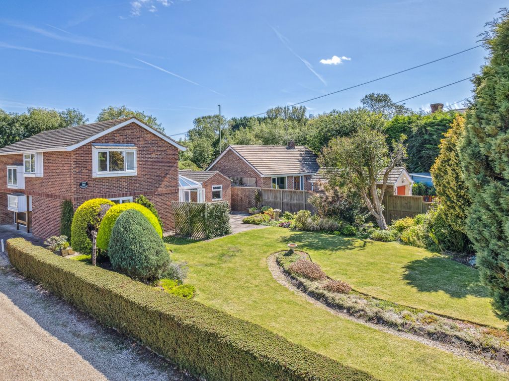 4 bed detached house for sale in Main Street, Grove OX12, £425,000 Zoopla