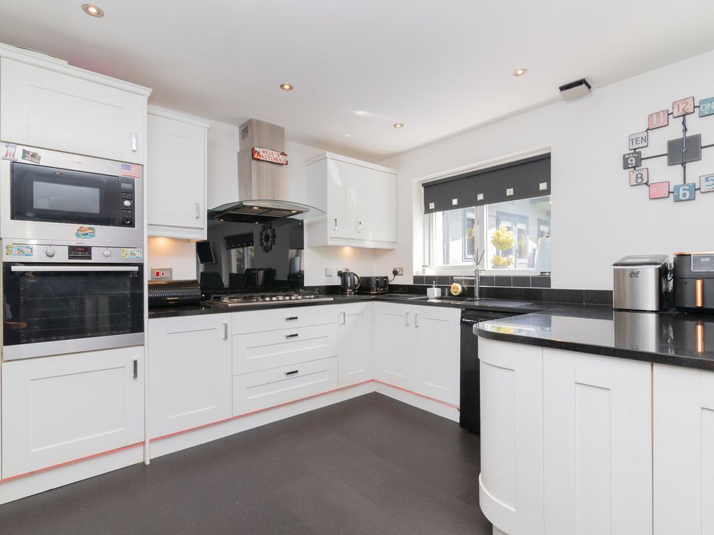 5 bed detached house for sale in Cleghorn Lea, Lanark ML11 Zoopla