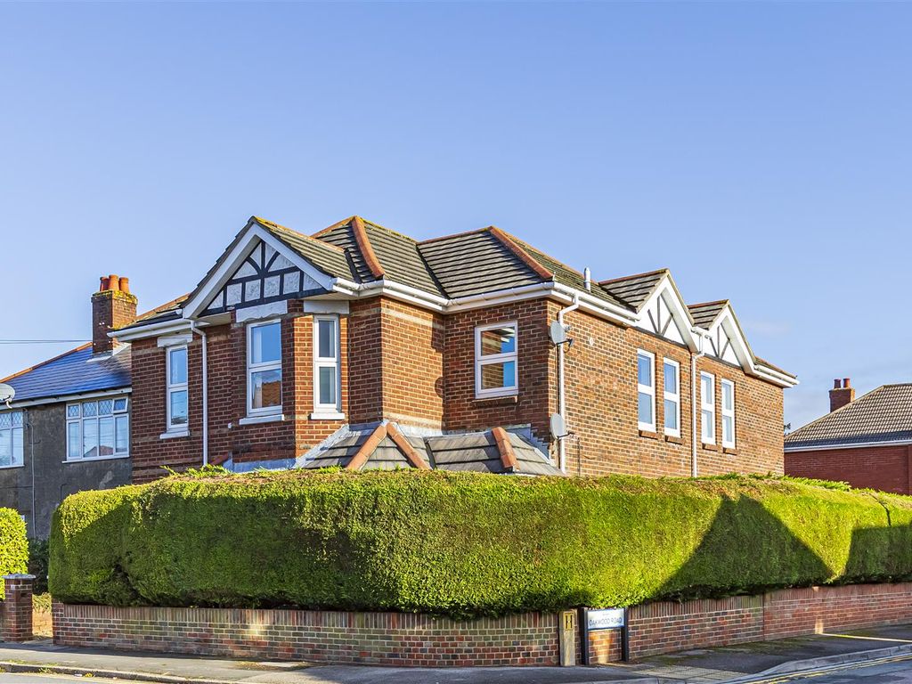 2 bed flat for sale in Malvern Road, Bournemouth BH9, £220,000 Zoopla