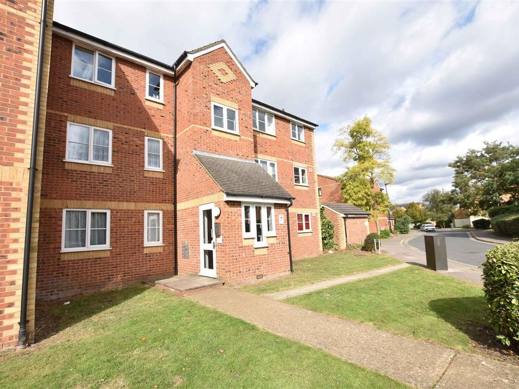 1 bed flat for sale in Redford Close, Feltham TW13, £180,000 Zoopla