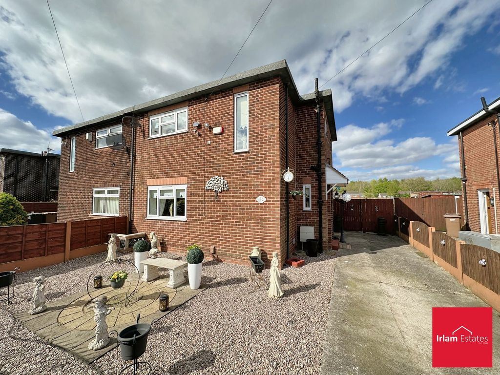 3 bed semidetached house for sale in Buckingham Road, Cadishead M44, £