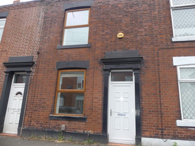 2 bed terraced house to rent in Brunswick Street, Shaw, Oldham OL2, £