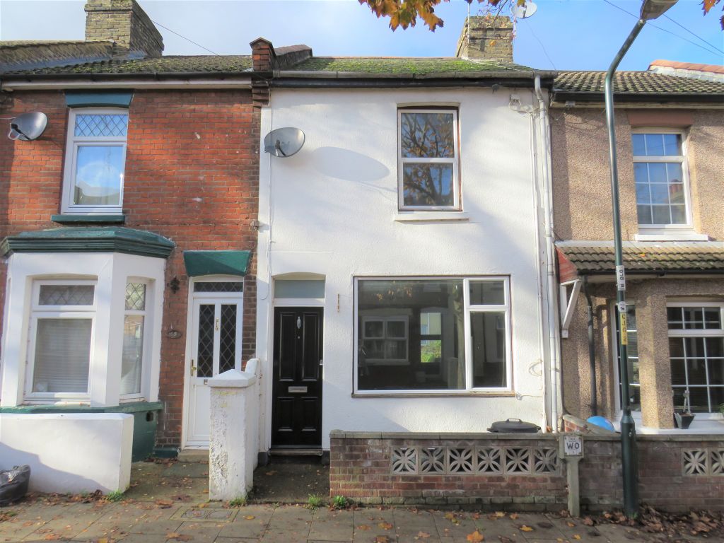 3 bed terraced house for sale in Cobden Road, Chatham ME4 Zoopla