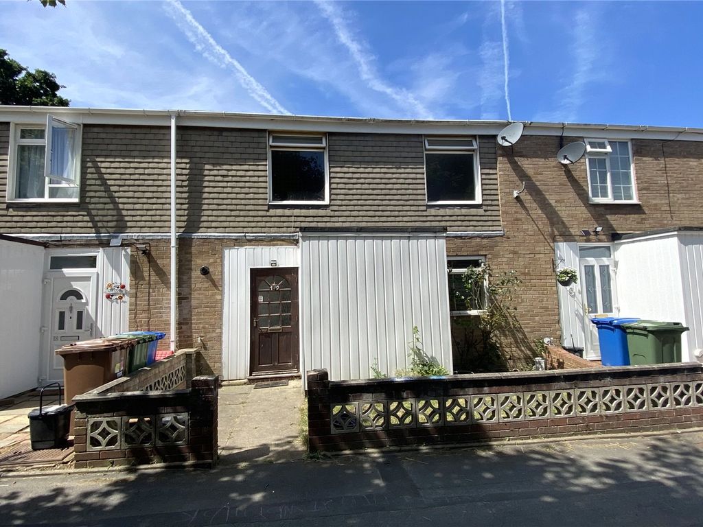 3 bed terraced house for sale in Holbeck, Bracknell, Berkshire RG12