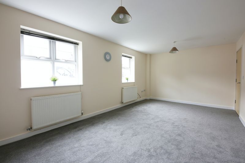2 bed flat to rent in Balfour Street, Runcorn WA7, £600 pcm Zoopla
