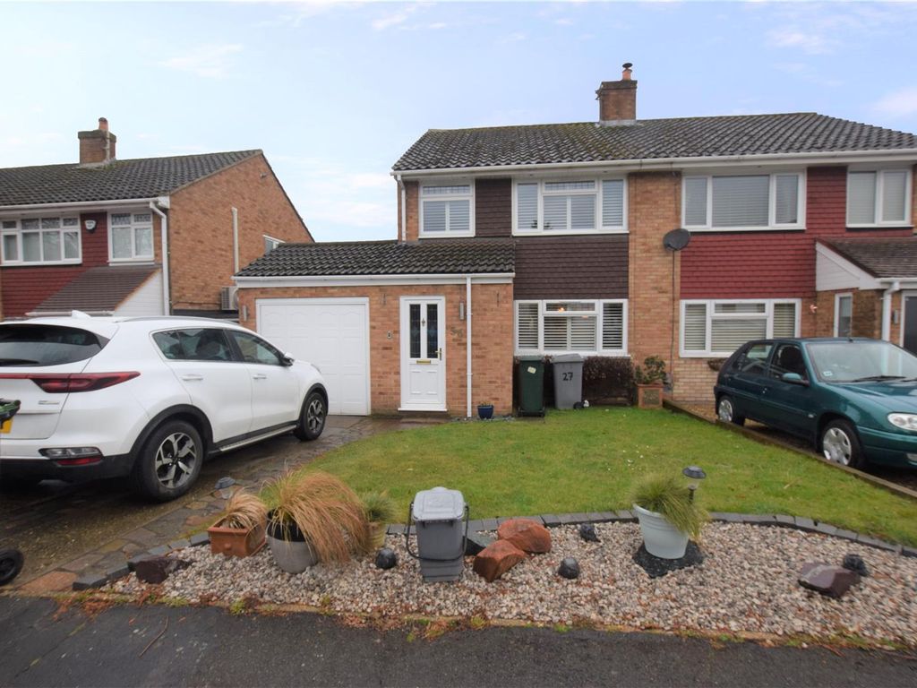 3 bed semidetached house for sale in Mutchetts Close, Watford WD25