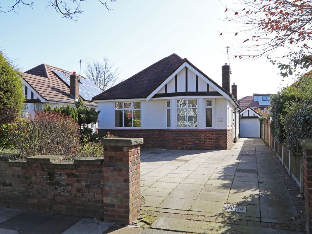3 bed bungalow for sale in Preston New Road, Southport PR9, £299,995