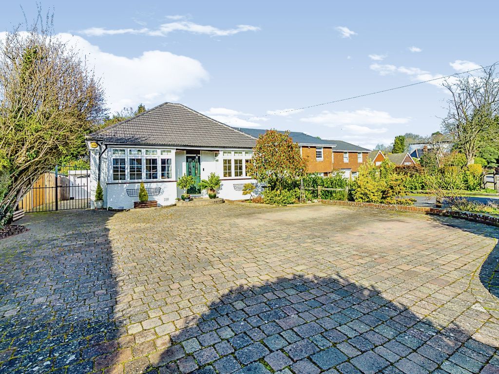 3 bed bungalow for sale in Matlock Road, Caterham, Surrey CR3 Zoopla
