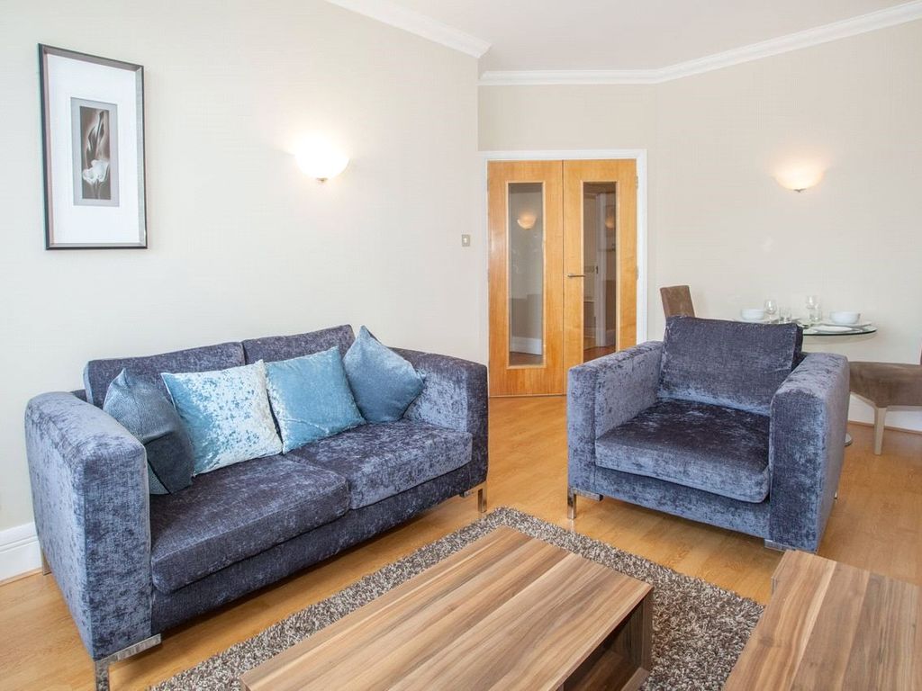 1 bed flat to rent in Whitehouse Apartments, 9 Belvedere Road