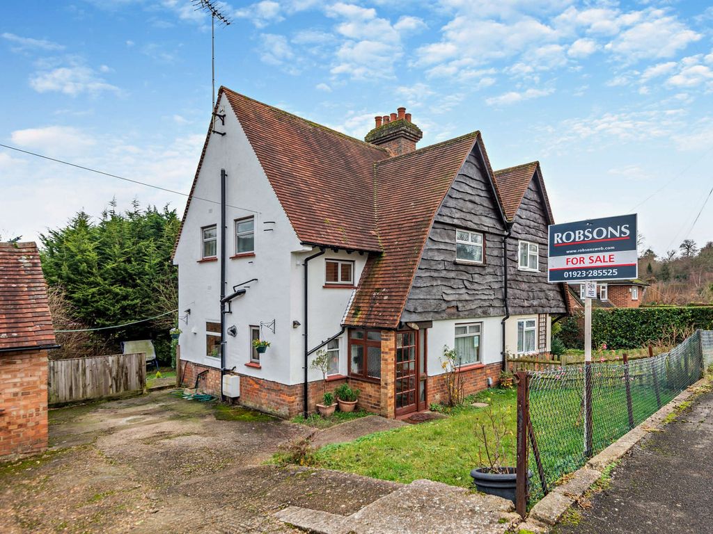 3 bed semidetached house for sale in Capell Way, Chorleywood WD3, £