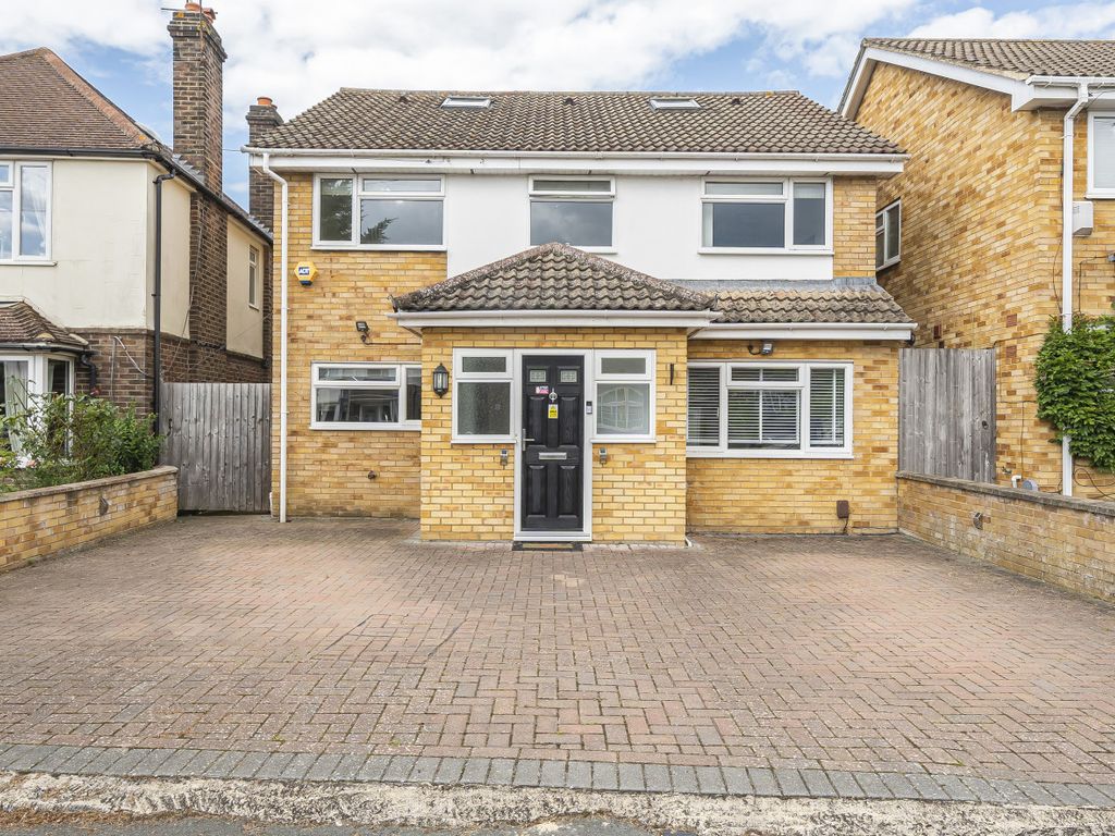 6 bed detached house for sale in Knaphill, Woking, Surrey GU21, £