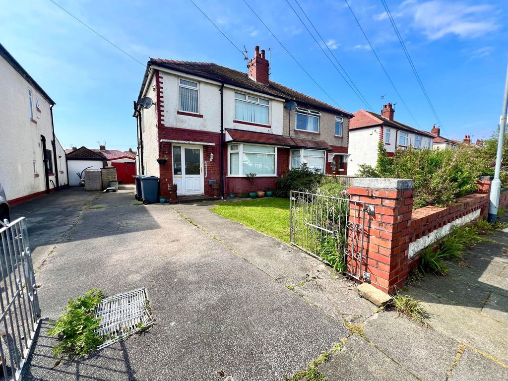 3 bed semidetached house for sale in Durham Avenue, Cleveleys FY5, £