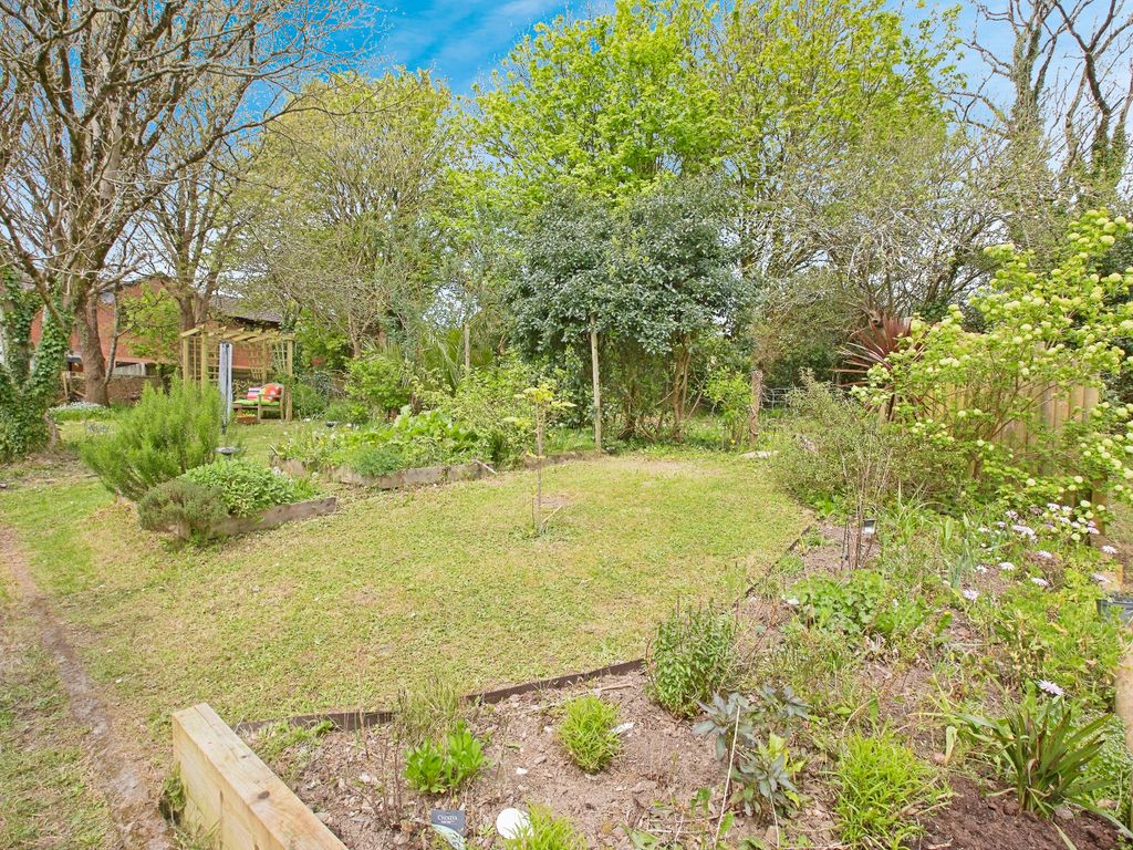 2 bed flat for sale in Garfield Villa, Top Hill, Grampound Road, Truro