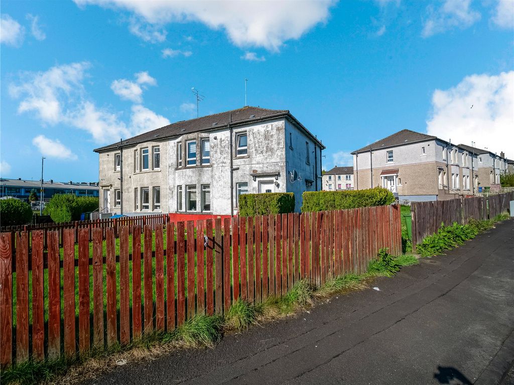 2 bed flat for sale in Roukenburn Street, Thornliebank, Glasgow G46, £