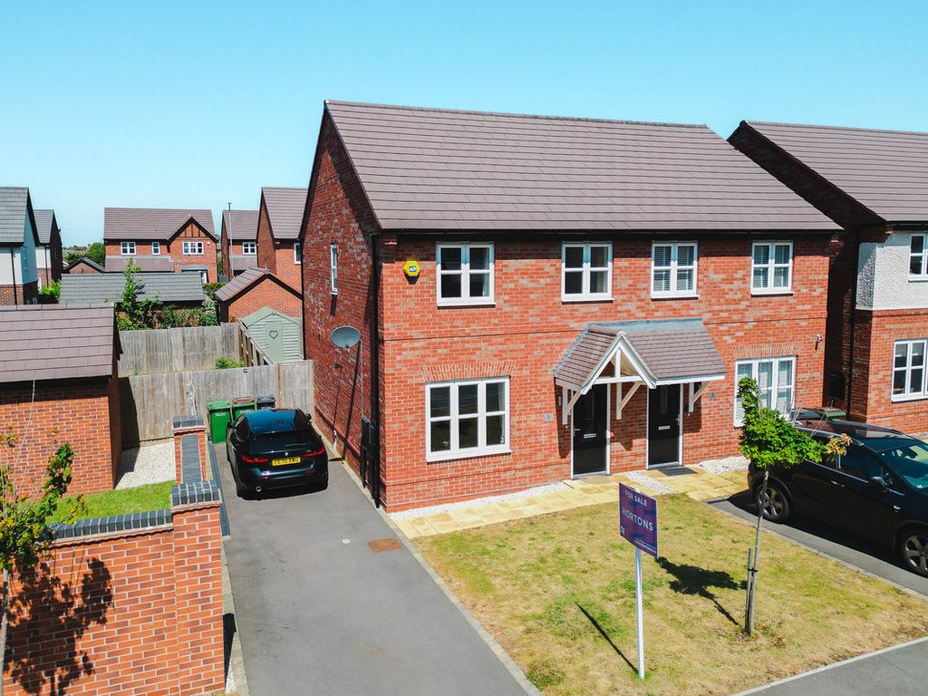 3 bed semidetached house for sale in Tollgate Close, Oadby LE2 Zoopla