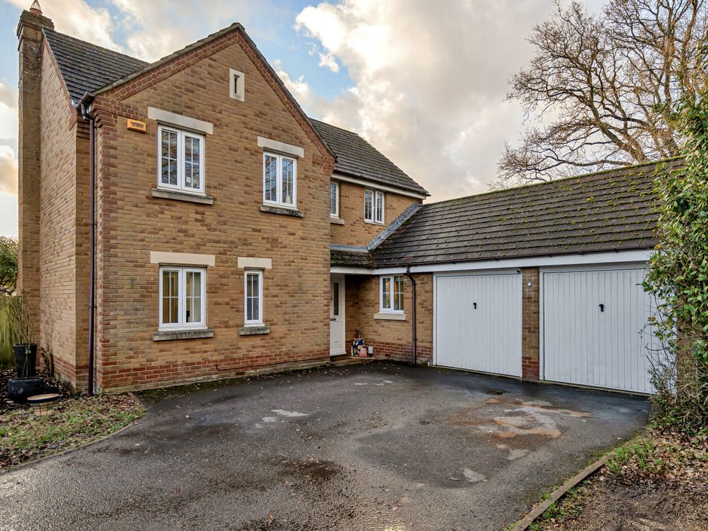4 bed detached house for sale in Browning Road, Church Crookham, Fleet