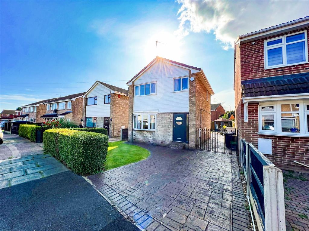 3 bed detached house for sale in Berrington Close, Balby, Doncaster DN4