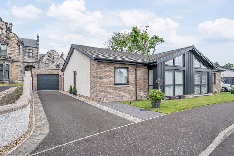 2 bed semidetached bungalow for sale in Forth Park Crescent, Kirkcaldy