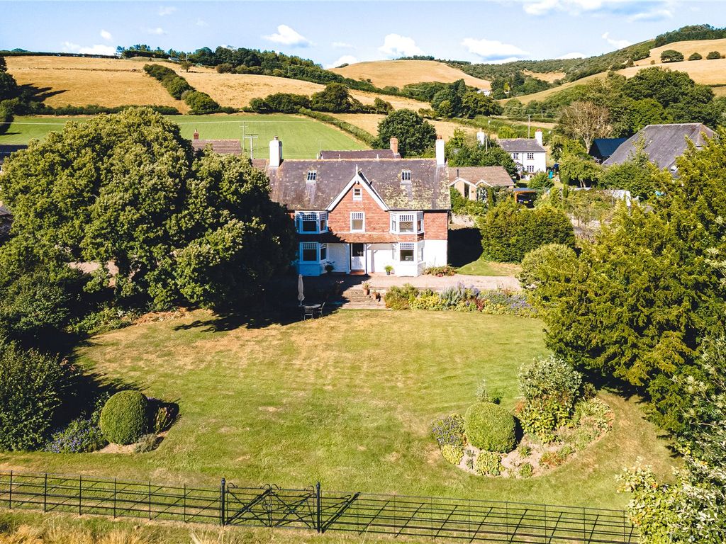 6 bed detached house for sale in Penybont Road, Whitton, Knighton