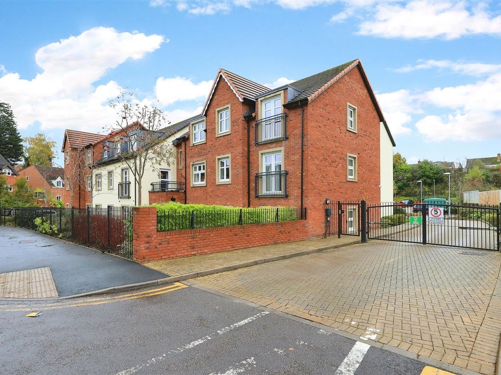 1 bed property for sale in Lowestone Court, Stone Lane, Kinver
