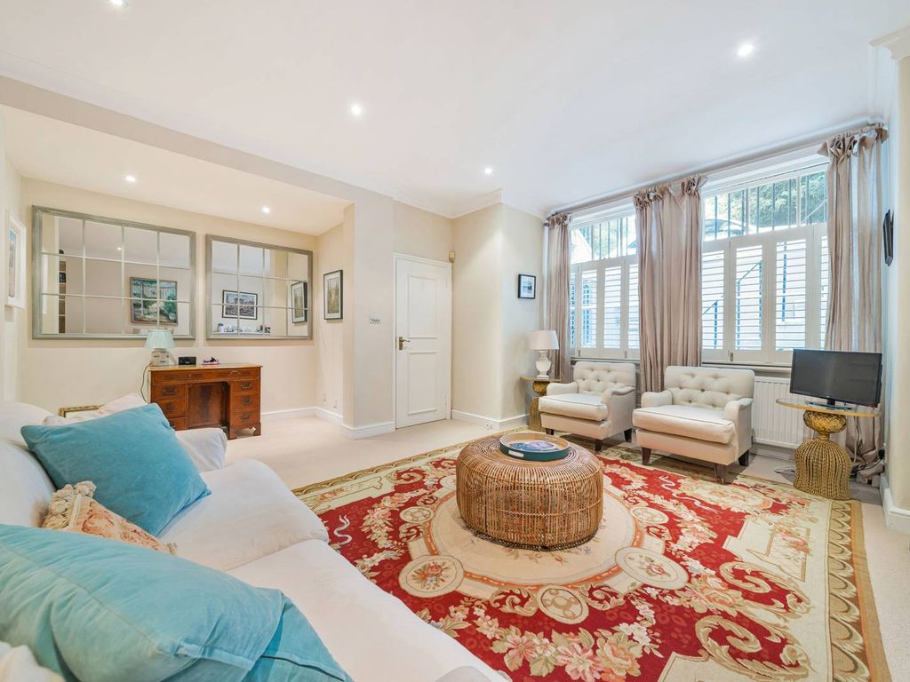 2 bed flat for sale in Evelyn Gardens, South Kensington, London SW7, £