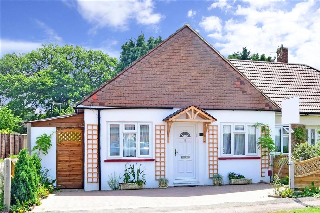 3 bed semidetached bungalow for sale in Clare Crescent, Leatherhead